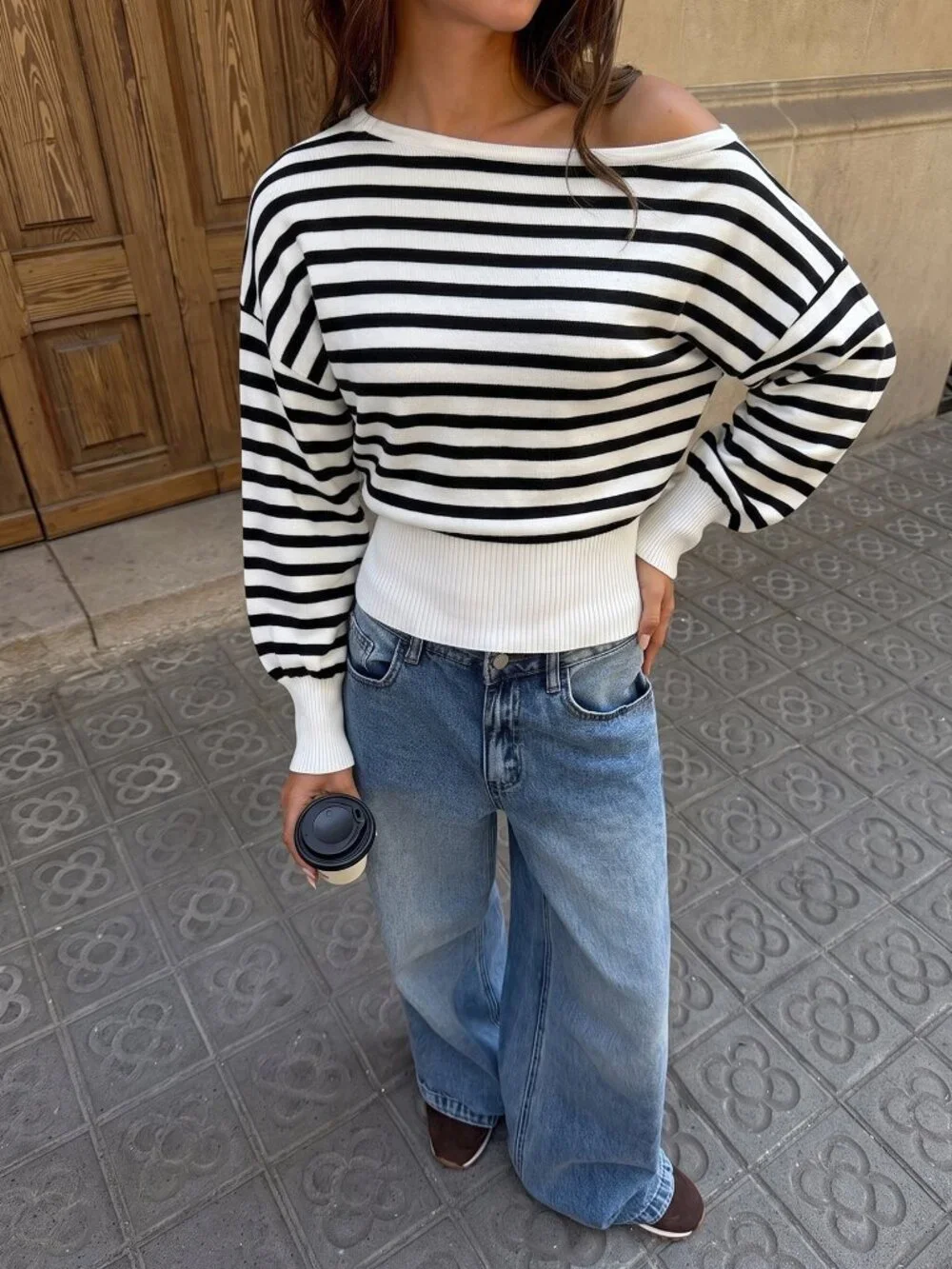 Black And White Casual Women's Off-Shoulder Contrast Stripe Long Sleeve Sweater